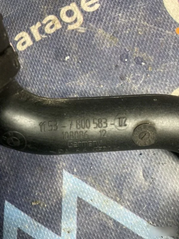 Патрубок охлаждения BMW 5 E60 N47D20 - миниатюра 2