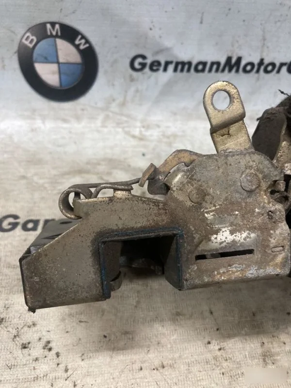 Дверной замок задний правый BMW 3 E30 2.0 - миниатюра 3