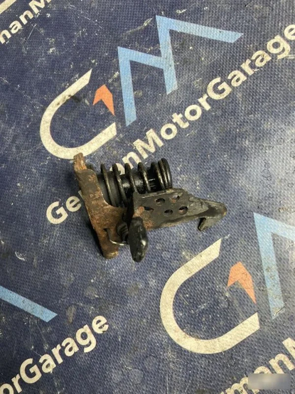 Крюк капота BMW 5 E60 2007-2010 - миниатюра 2