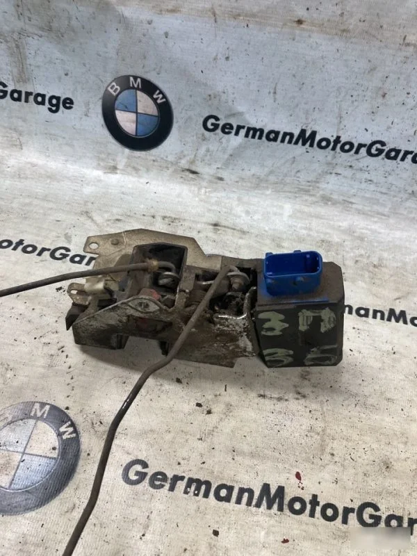 Замок двери задний правый BMW 3 E36 - изображение 1