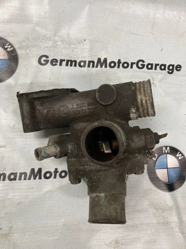 Помпа BMW 7 E32 - изображение 1