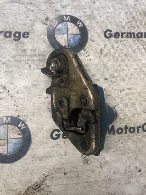 Замок крышки багажника BMW 3 E30 2.7 1982-1994 - миниатюра 2