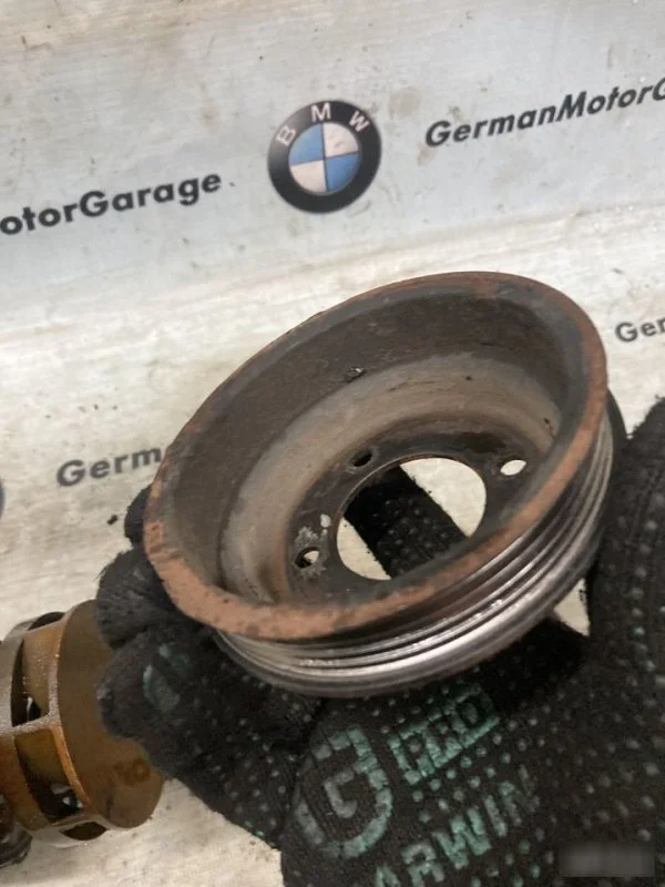 Помпа термостат BMW 5 E34 2.5 1988-1996 - миниатюра 3