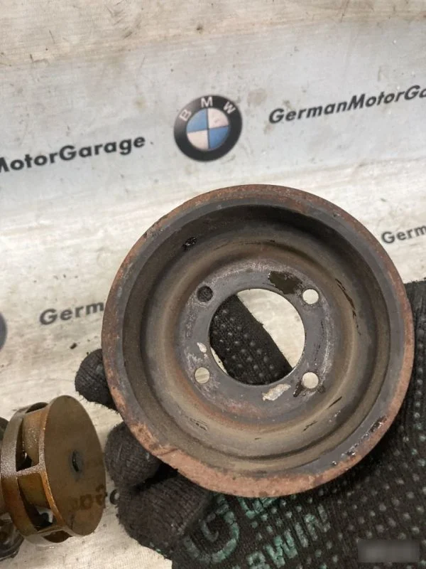 Помпа термостат BMW 5 E34 2.5 1988-1996 - миниатюра 4