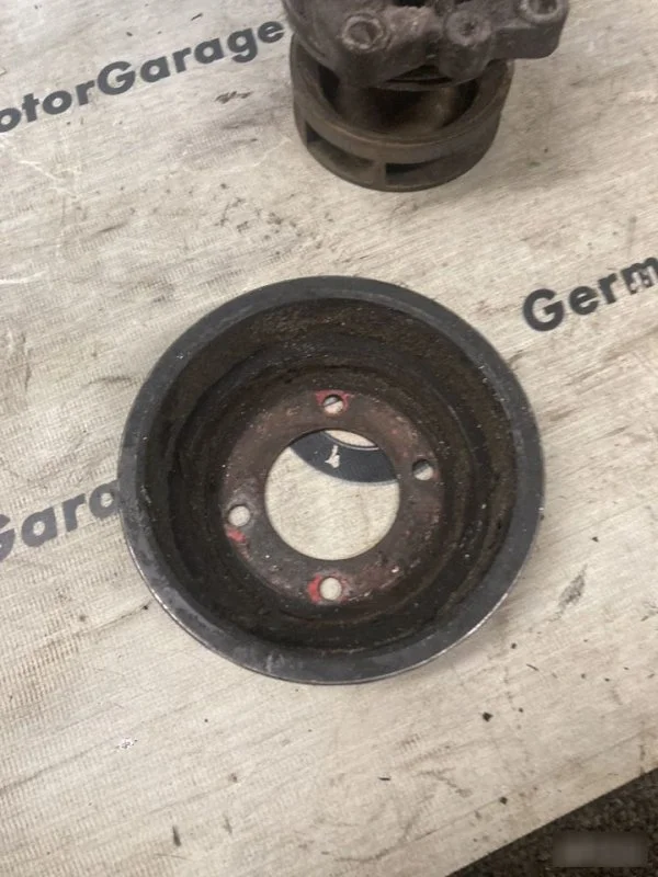 Помпа термостат BMW 5 E34 M51D25 1988-1996 - миниатюра 2