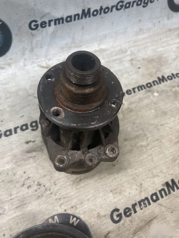 Помпа термостат BMW 5 E34 M51D25 1988-1996 - миниатюра 3