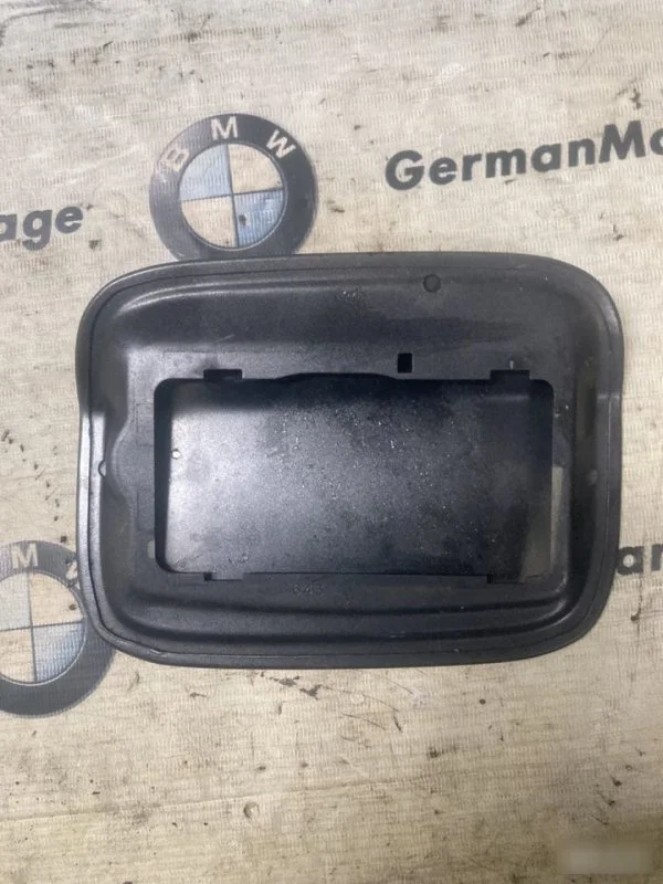 Лючок бензобака BMW X5 E70 3.0 2006-2010 - миниатюра 2