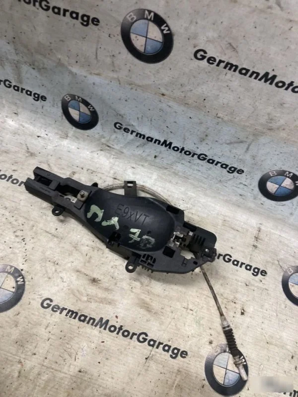 Каркас ручки водительской BMW X5 E70 3.0 2006-2010 - изображение 1