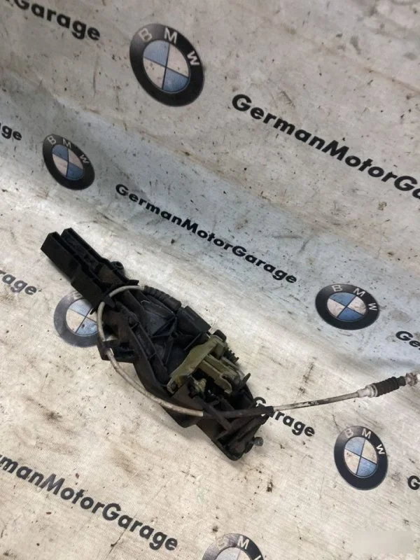 Каркас ручки водительской BMW X5 E70 3.0 2006-2010 - миниатюра 4