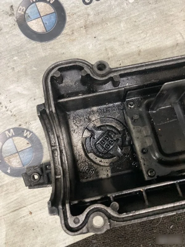 Клапанная крышка BMW 5 E34 2.5 1988-1996 - миниатюра 6