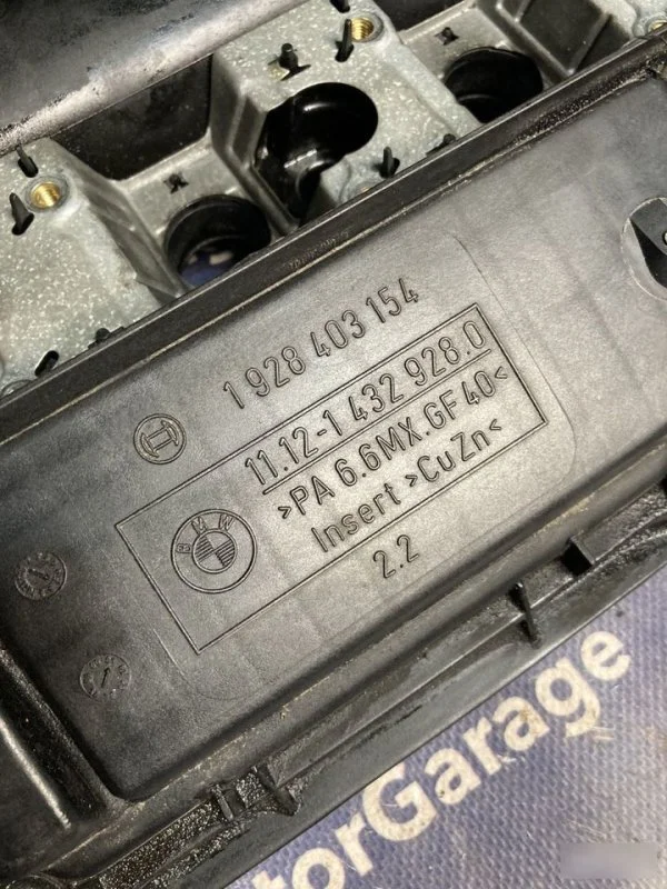 Клапанная крышка ДВС BMW M52TU - миниатюра 2
