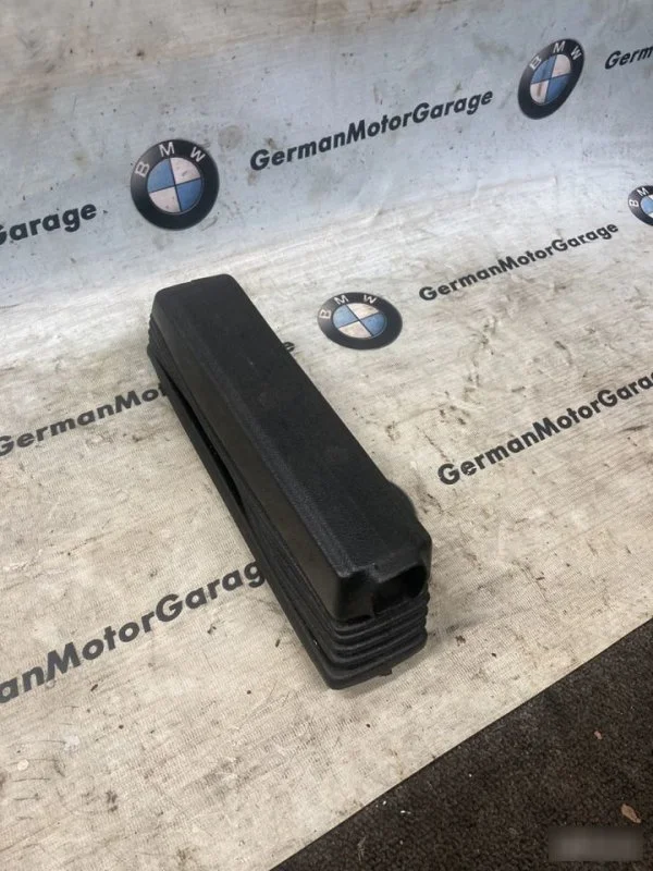 Кожух ручника BMW 3 E30 2.0 1982-1994 - изображение 1