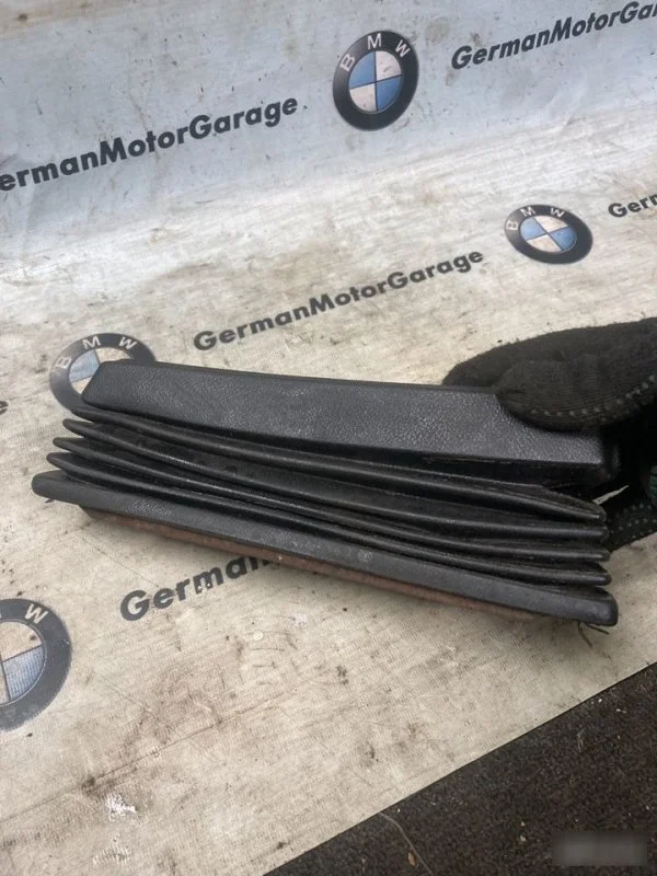 Кожух ручника BMW 3 E30 2.0 1982-1994 - миниатюра 2