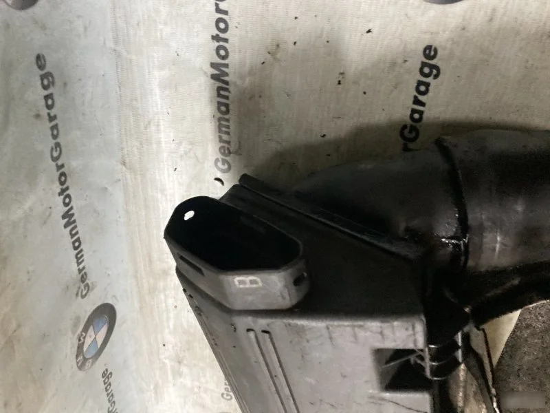 Корпус воздушного фильтра BMW 5 E34 M51D25 - миниатюра 4