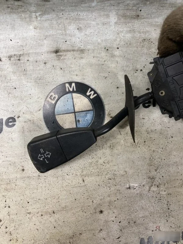 Подрулевой переключатель BMW 3 E36 1.6 1990-2000 - миниатюра 2