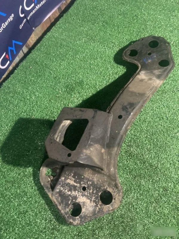 Балка АКПП BMW X5 E53 1999-2003 - миниатюра 2