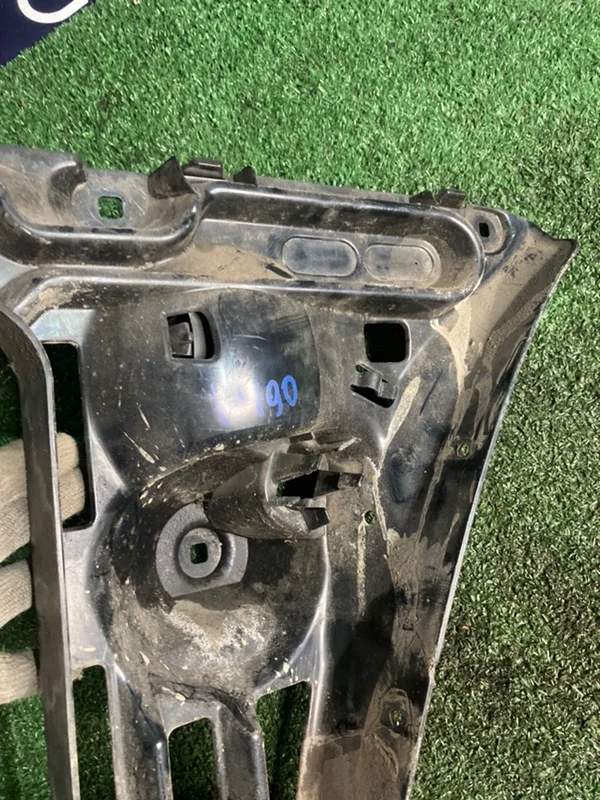 Крепление бампера заднее правое BMW 6 E63 N52B30A - миниатюра 6