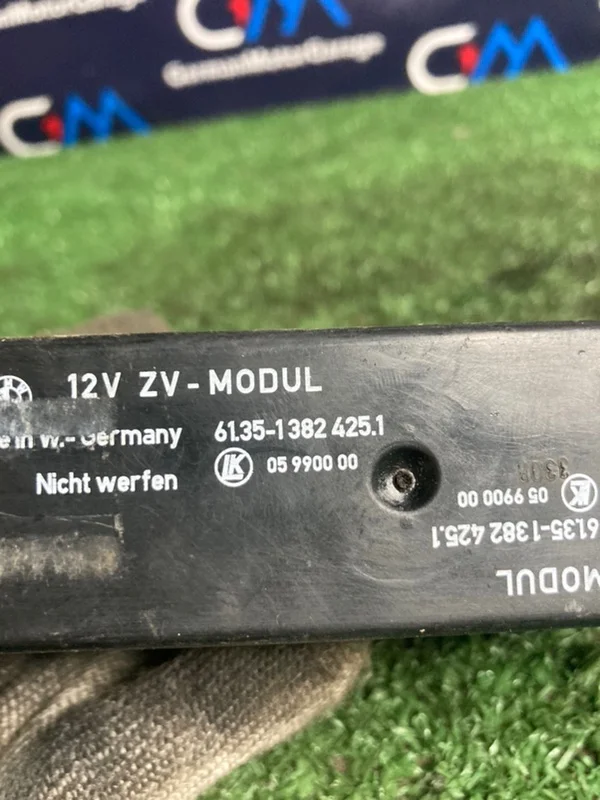 Блок центрального замка BMW 5 E34 M50B25 1994 - миниатюра 2