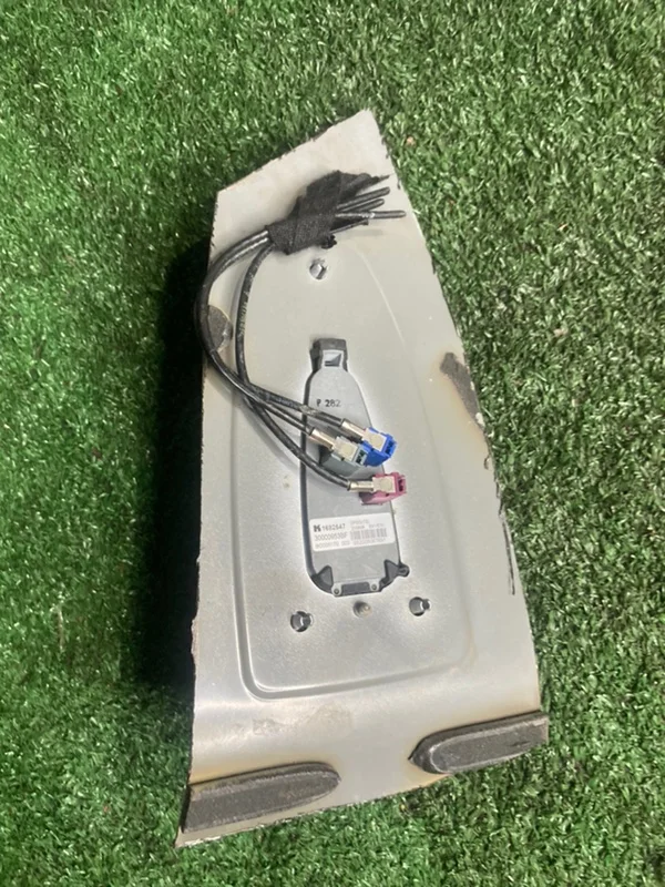 Антенна плавник на крышу BMW X5 E70 M57 306D5 2008 - миниатюра 5