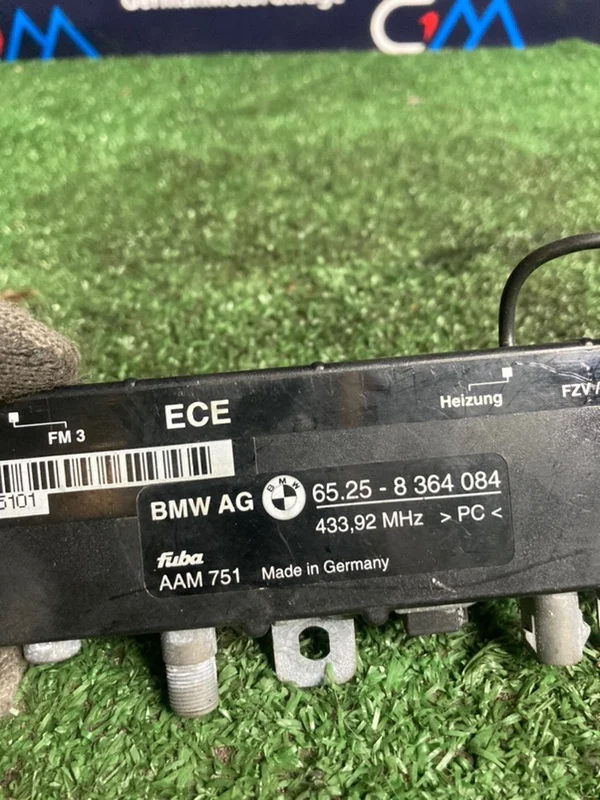 Усилитель антенны BMW 5 E39 M54B22 226S1 2002 - миниатюра 5