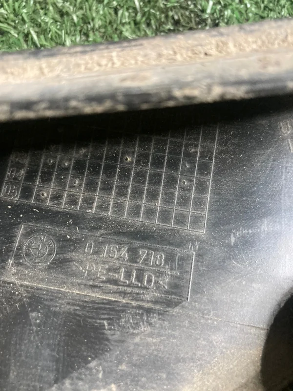 Брызговик задний правый BMW X5 E53 M54B30 306S3 - миниатюра 3