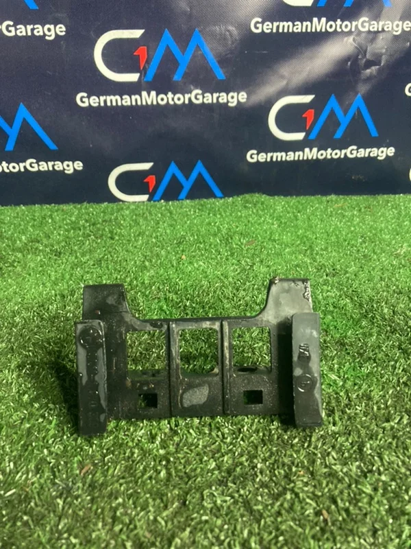 Кронштейн бампера задний BMW 5 E39 M57 306D1 1999 - изображение 1