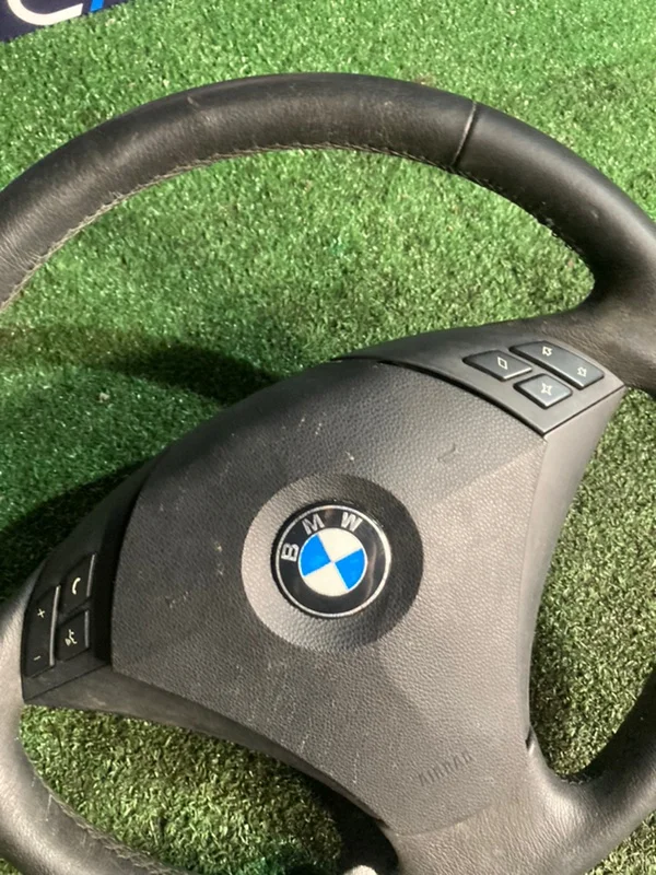 Руль BMW 5 E61 N52B30A 2006 - миниатюра 2