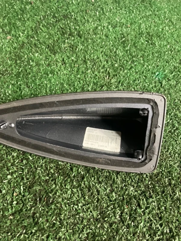 Плавник на крышу BMW 5 E61 N52B30A 2006 - миниатюра 4