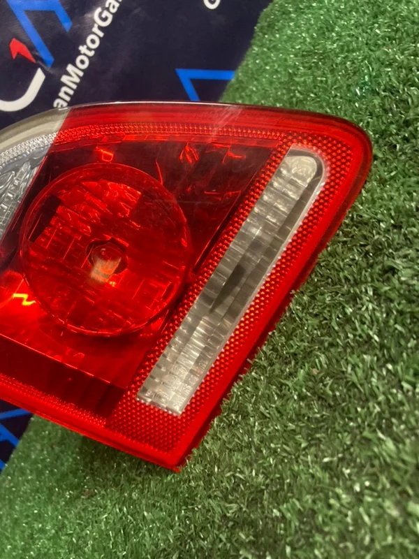 Фонарь в крышку багажника левый BMW 5 E61 N52B30A - миниатюра 4