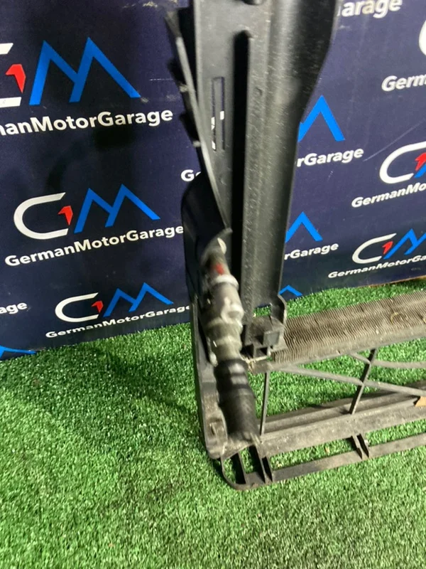 Рамка кассеты радиаторов BMW X5 E53 M57 306D1 2002 - миниатюра 2