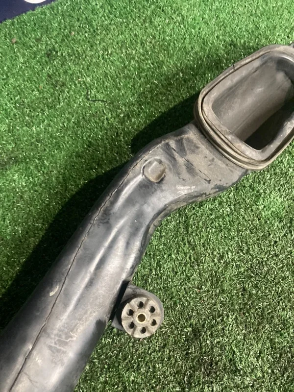 Всасывающий патрубок BMW 5 E39 M54B22 226S1 2002 - миниатюра 6
