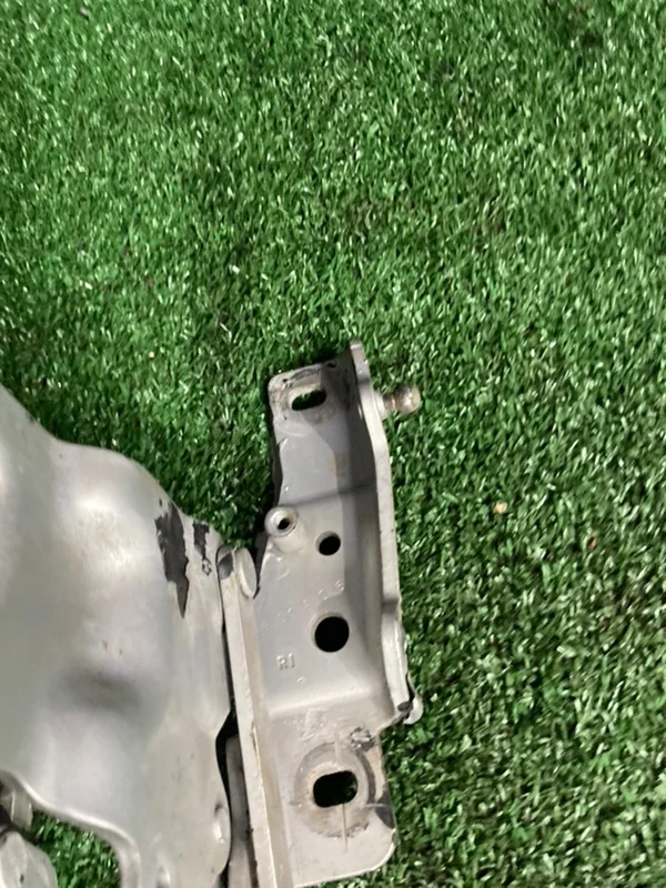 Петля капота BMW X5 E70 M57 306D5 2008 - миниатюра 3