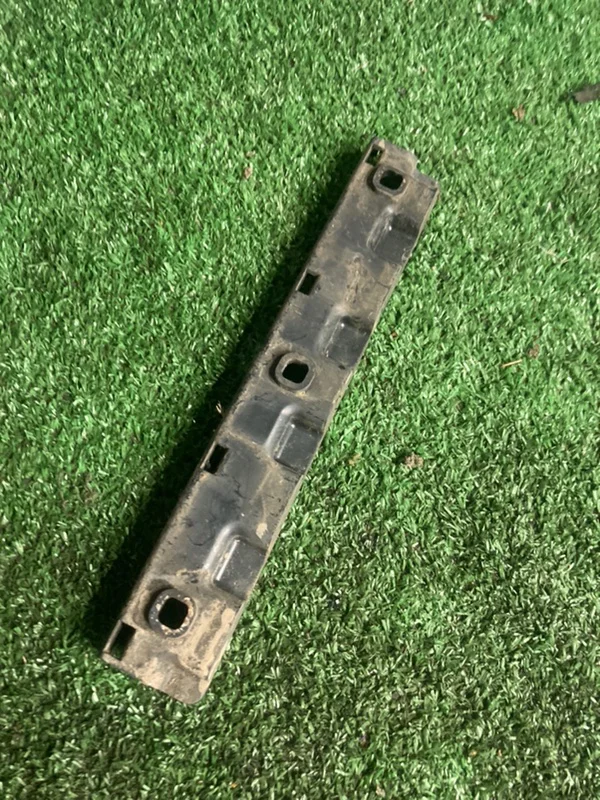 Кронштейн порога передний правый BMW 6 E63 N52B30A - миниатюра 2