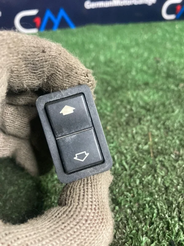 Кнопка стеклоподъемника bmw 5 E39 M52B25 1997 - миниатюра 2