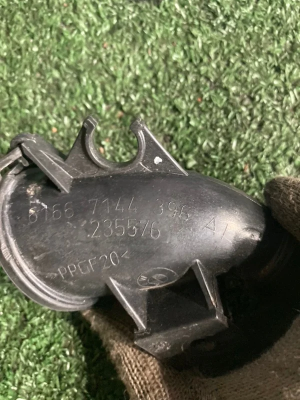 Горловина бачка стеклоомывателя BMW 5 E60 N47D20A - миниатюра 3