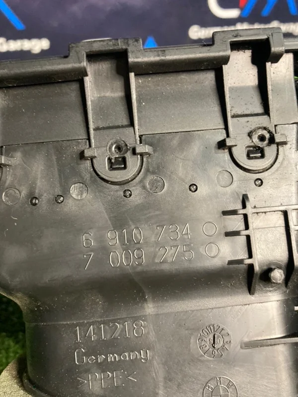 Центральный воздуховод в торпедо BMW 5 E61 N52B30A - миниатюра 4