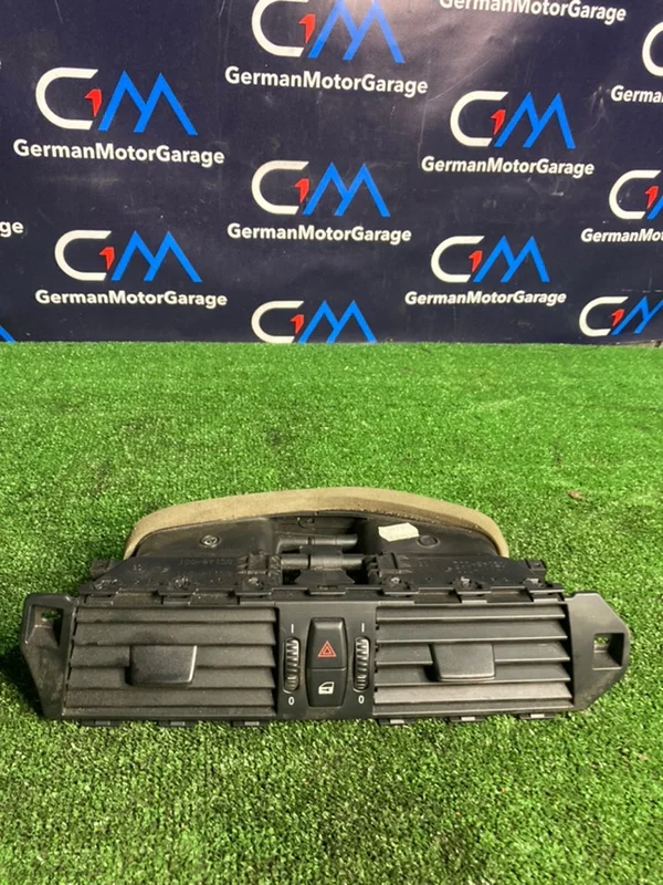 Центральный воздуховод в торпедо BMW 5 E61 N52B30A - миниатюра 6