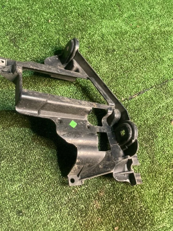 Кронштейн фары правый BMW X5 E53 M57 306D2 2005 - миниатюра 4