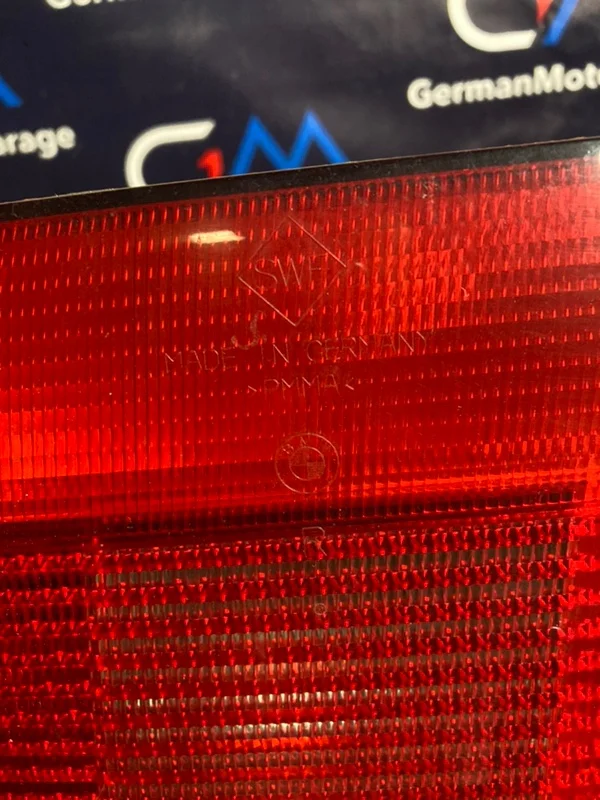 Фонари в крышку багажника BMW 5 E39 M62B44 448S1 - миниатюра 5