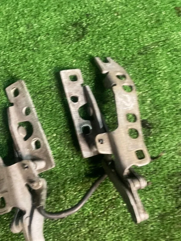Петли капота BMW 5 E39 M62B44 448S1 1998 - миниатюра 4