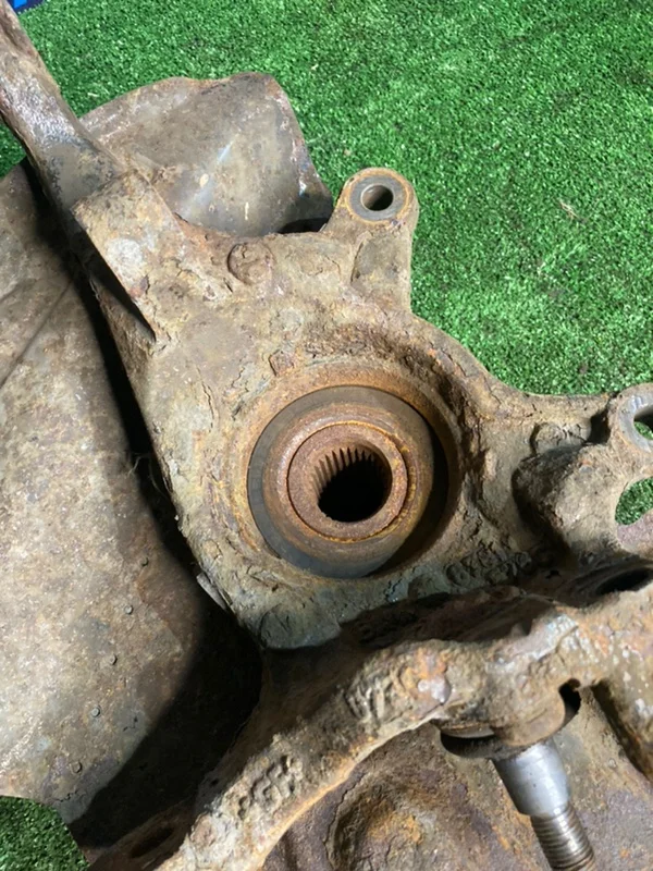 Кулак поворотный передний правый BMW X5 E53 M54B30 - миниатюра 5