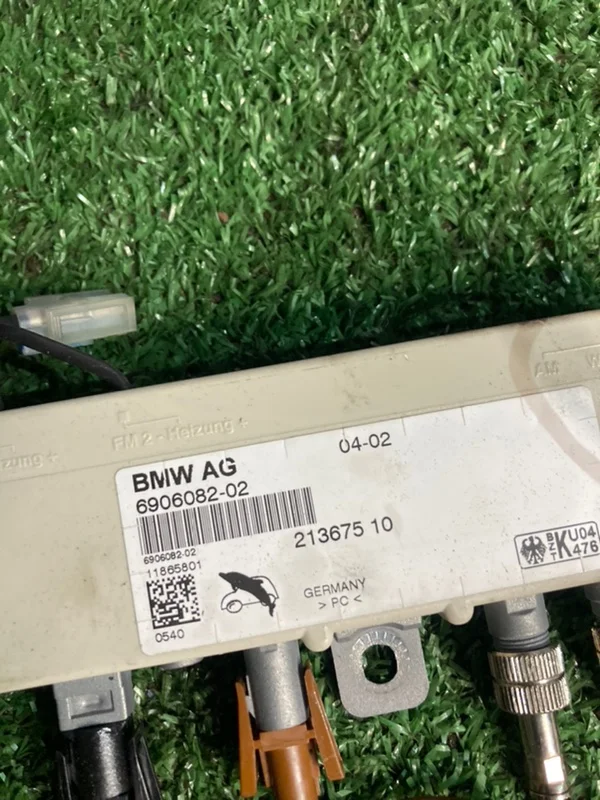 Усилитель антенны BMW 5 E39 M57 256D1 2002 - миниатюра 2