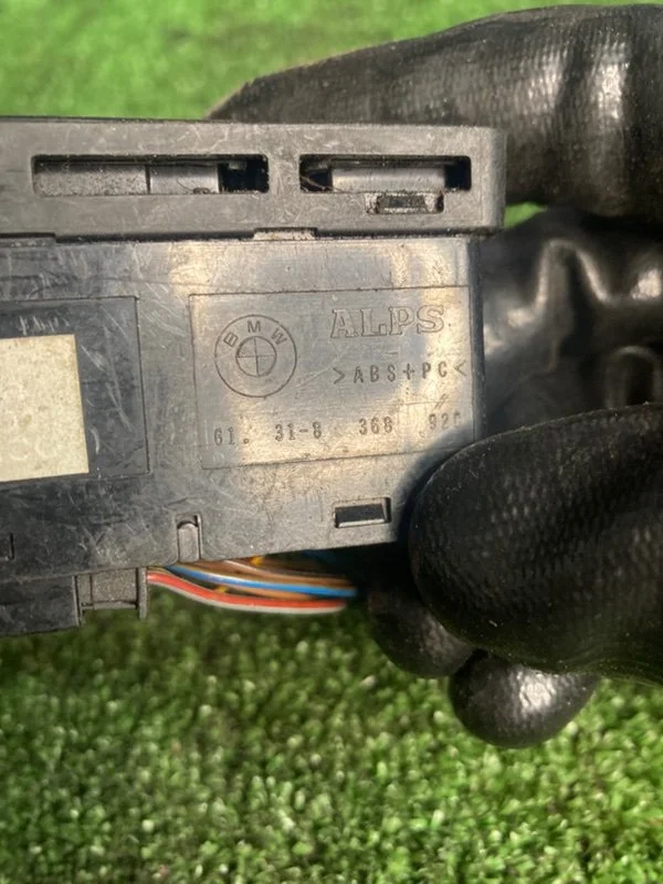 Кнопка аварийной сигнализации BMW X5 E53 M57 306D2 - миниатюра 4