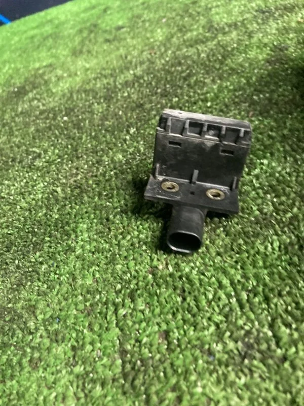 Контакт стекла двери BMW 5 E34 M50B20 206S2 1992 - миниатюра 4