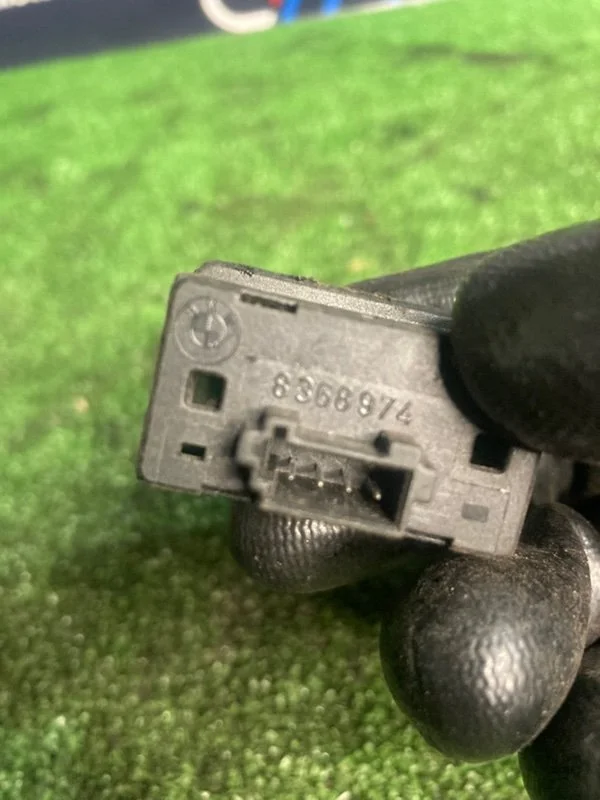 Кнопка стеклоподъемника BMW 5 E39 M54B25 2001 - миниатюра 3