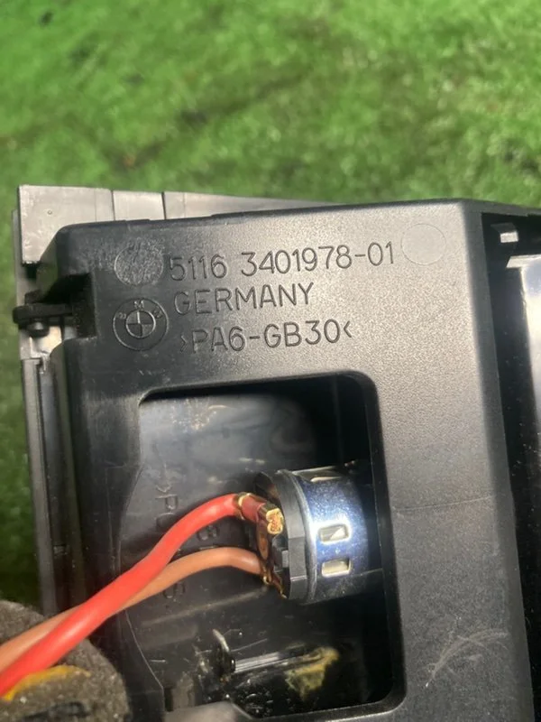 Прикуриватель задний BMW X3 E83 M54B30 306S3 2005 - миниатюра 3