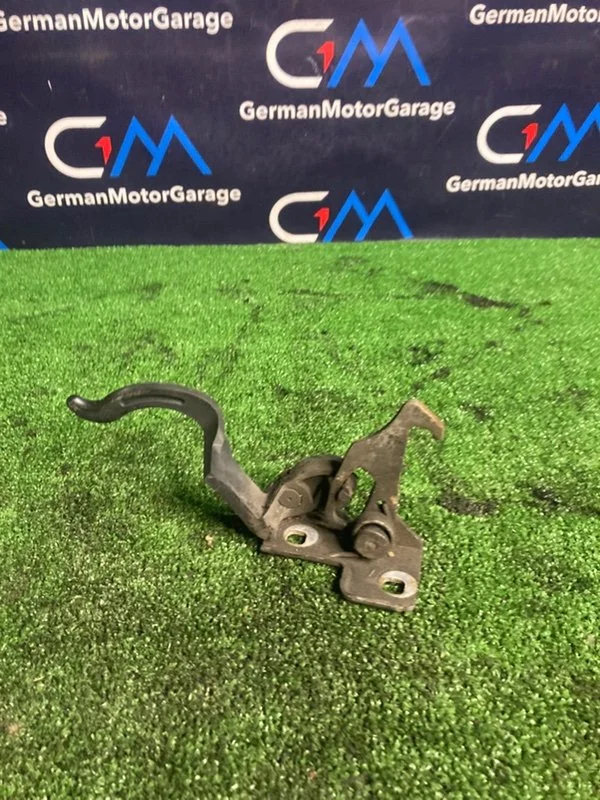 Замок капота крюк BMW 3 E46 КУПЭ M54B30 306S3 2003 - изображение 1