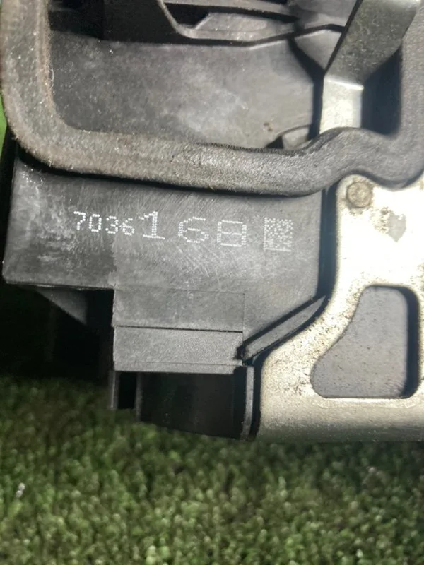 Замок двери передний правый BMW X3 E83 M54B30 - миниатюра 3