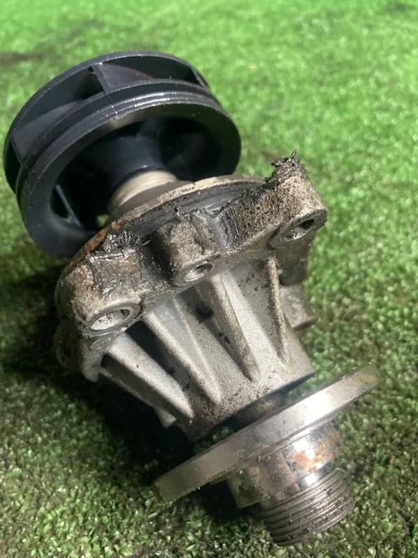 Помпа охлаждающей жидкости BMW 5 E34 M50B20 206S1 - миниатюра 5
