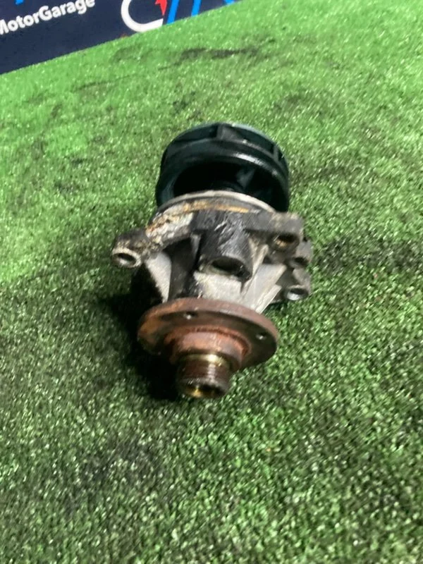 Помпа водяная BMW 5 E39 256S5 M54B25 2001 - миниатюра 4
